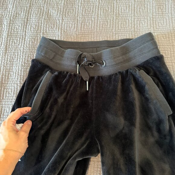 Athleta Cozy Karma Joggers, Black, Small - Picture 7 of 10